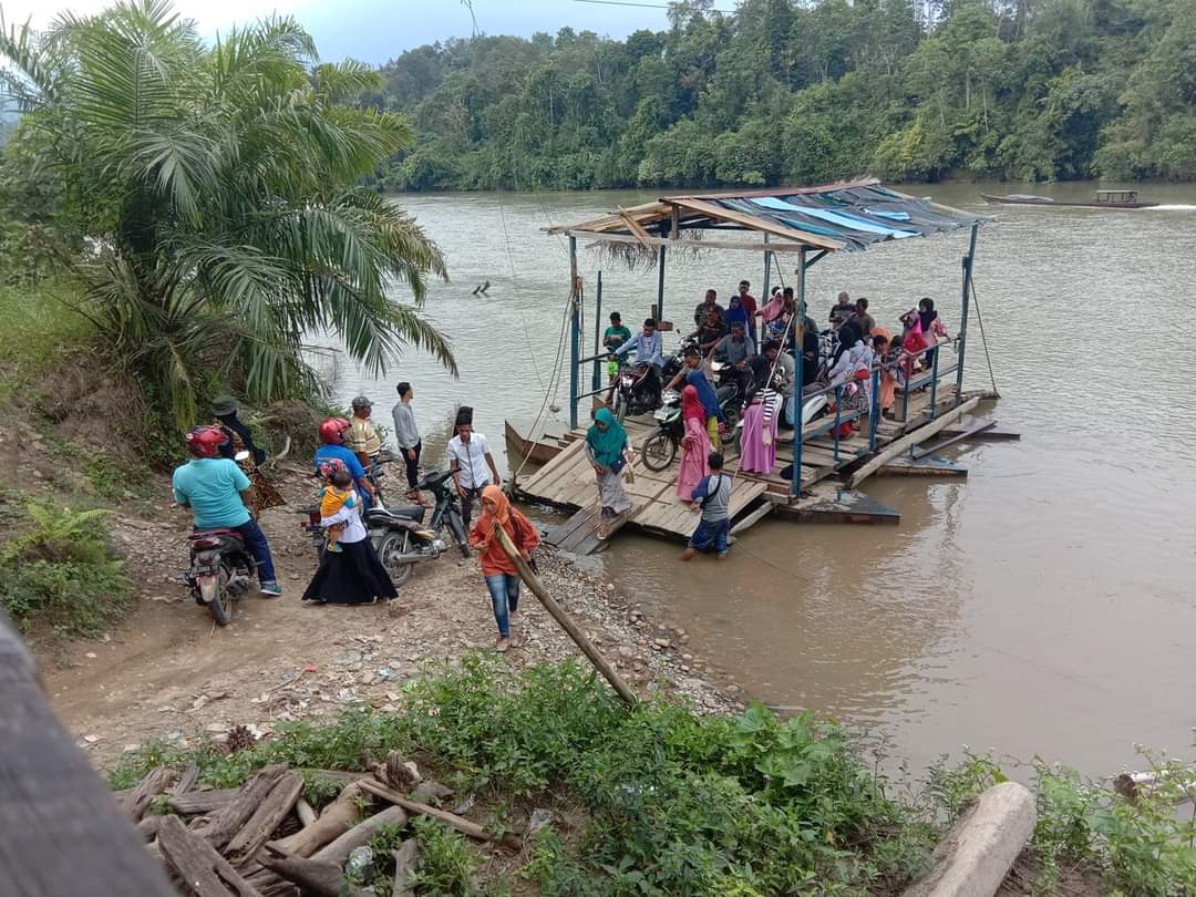 rakit penyeberangan